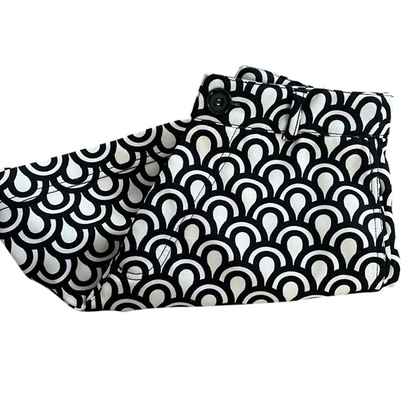 Black Tape Women’s High Waist Patterned Shorts Small | Geometric Print Dressy - Picture 10 of 12